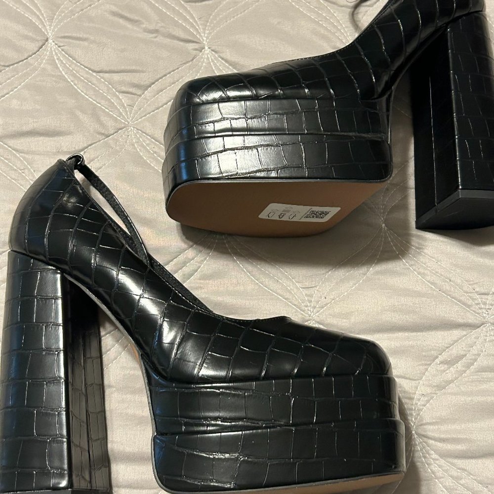 Black Heels Size 6